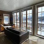Nyaraló Klara House Isfjorden